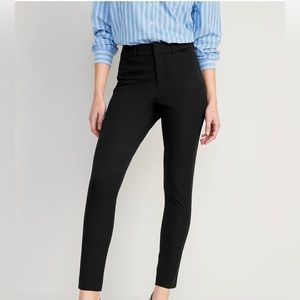 NWT black, Old Navy, high rise Pixie pants, size 0
